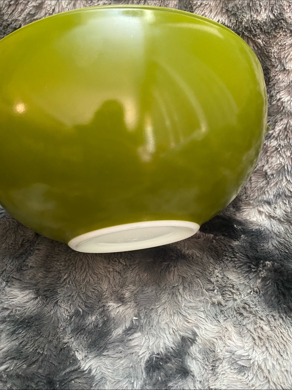 Vintage Pyrex "Cinderella" mixing bowl in the classic avocado/olive green 4Q - Picture 3 of 16